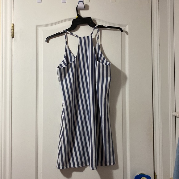 Small SHEIN razor back summer dress - Picture 2 of 3